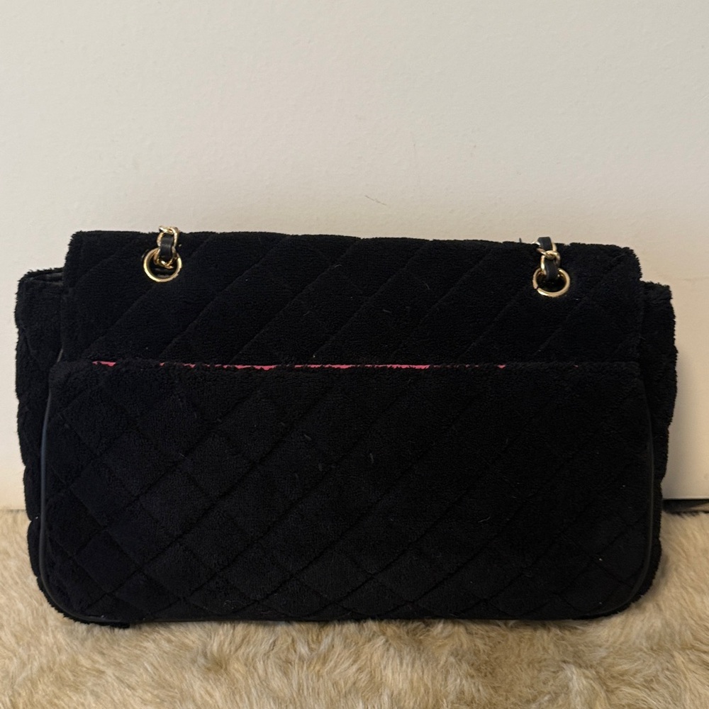 Betsey Johnson Black Quilted Shoulder Bag with Gold Chain - Picture 2 of 7